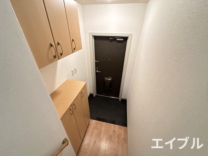 物件内観写真13　(玄関)