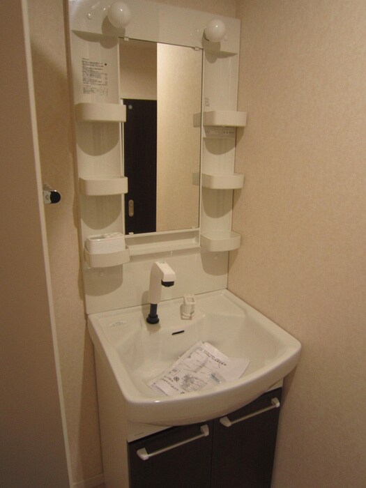 物件内観写真11　(洗面)