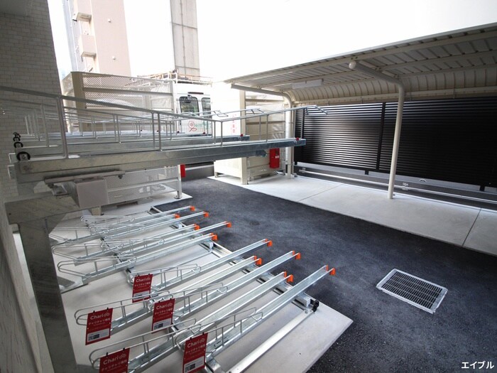 物件外観写真4　(駐輪場)