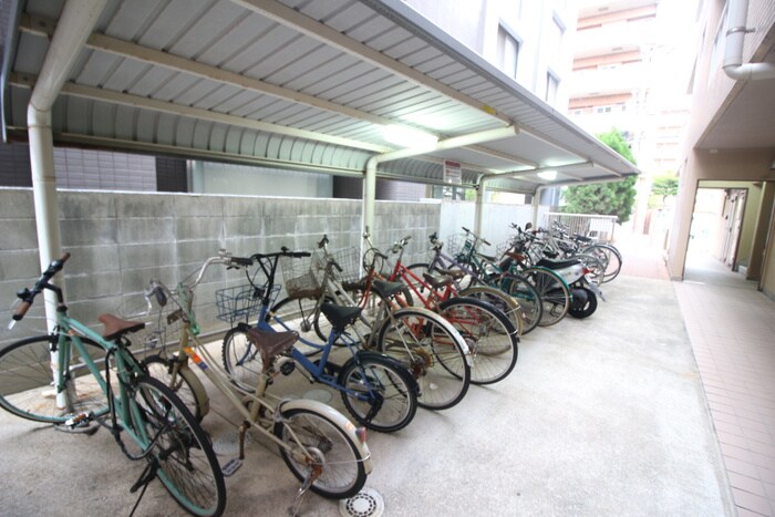 物件外観写真5　(駐輪場)