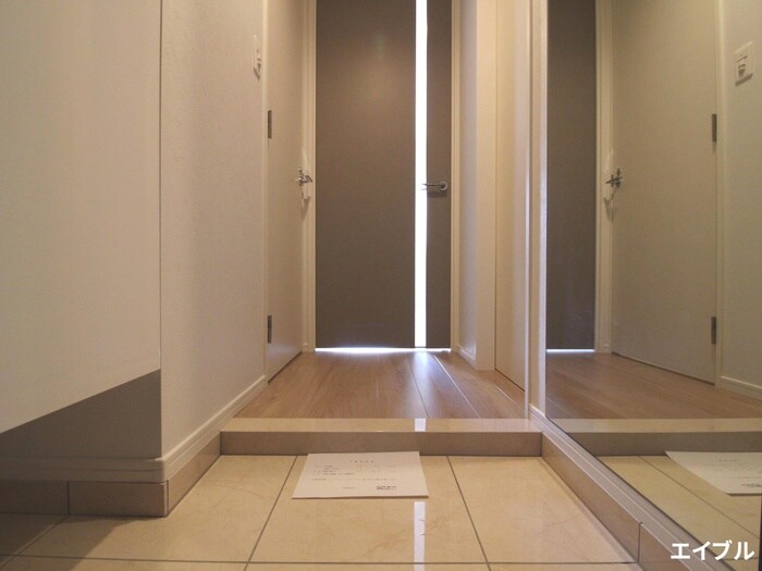 物件内観写真7　(玄関)