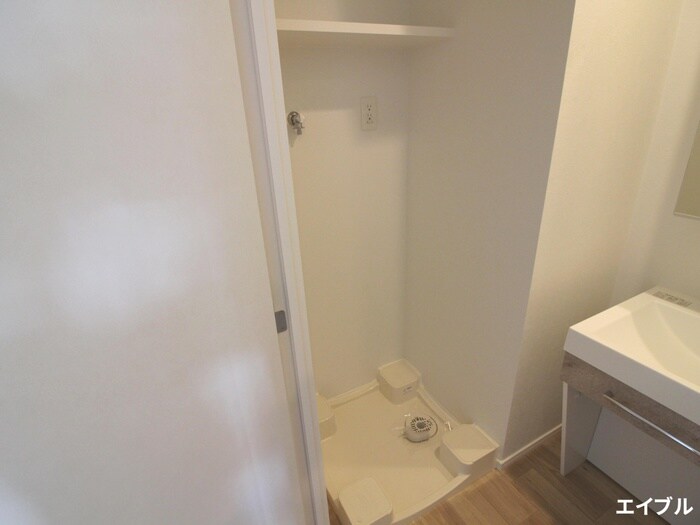 物件内観写真15　(洗濯機置場)