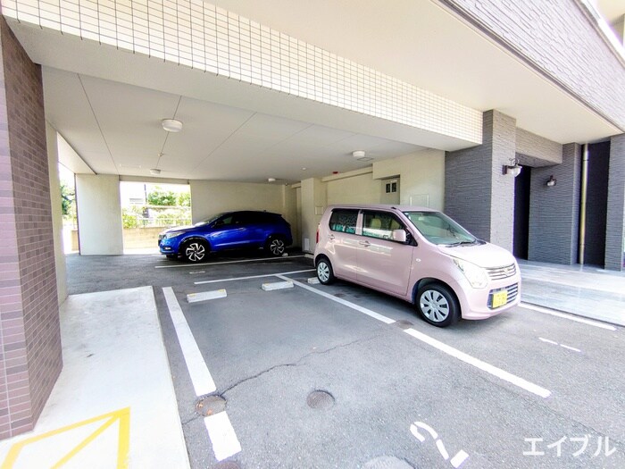 物件外観写真4　(駐車場)