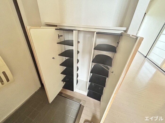 物件内観写真13　(靴箱)