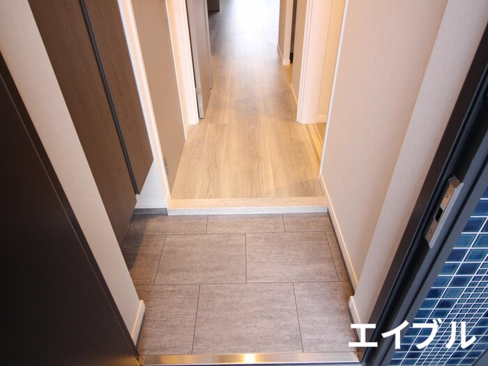 物件内観写真7　(玄関)