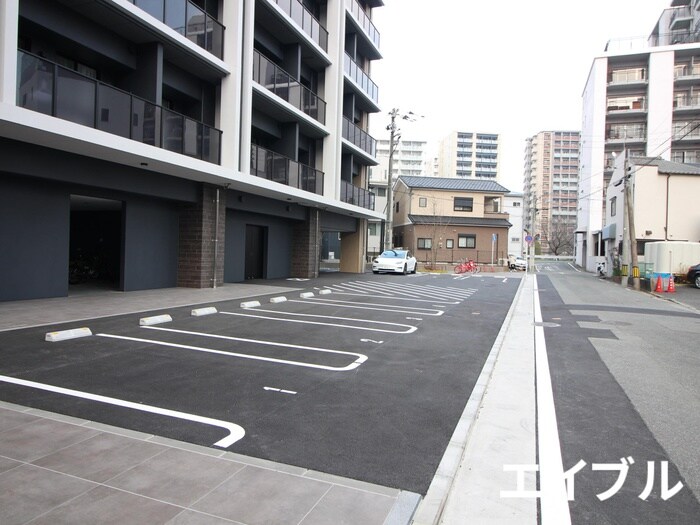 物件外観写真4　(駐車場)