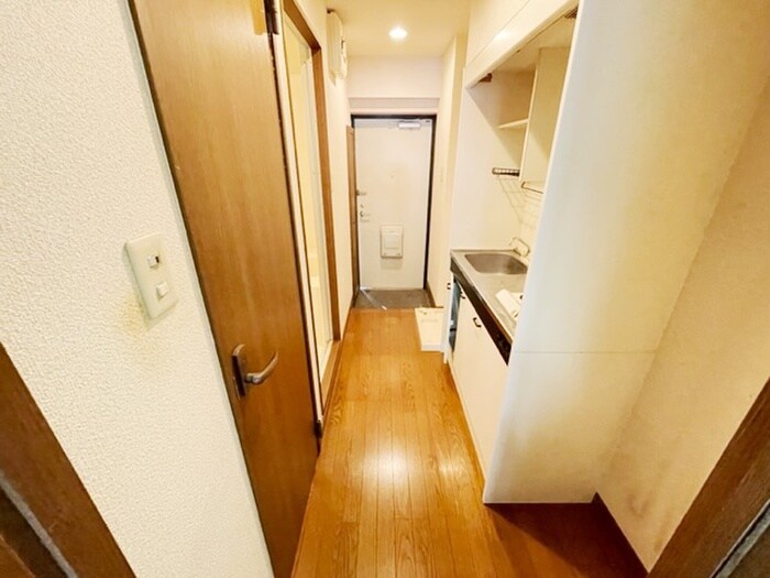 物件内観写真7　(玄関)