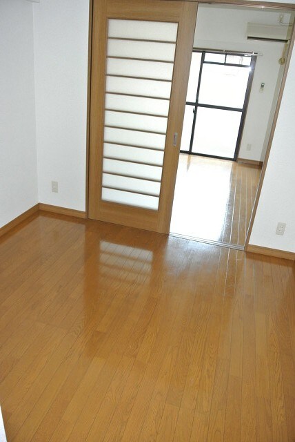 物件内観写真10　(居室)