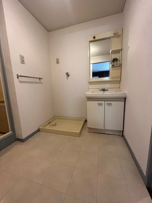 物件内観写真8　(洗面)