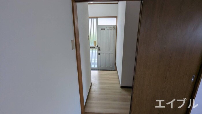 物件内観写真19　(廊下)