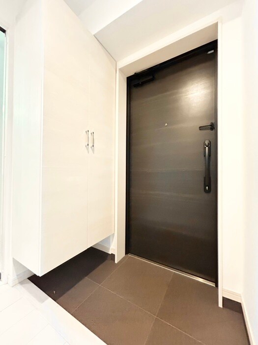 物件内観写真7　(玄関)