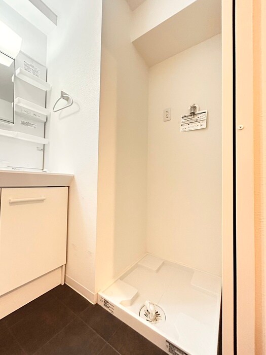 物件内観写真10　(洗濯機置場)