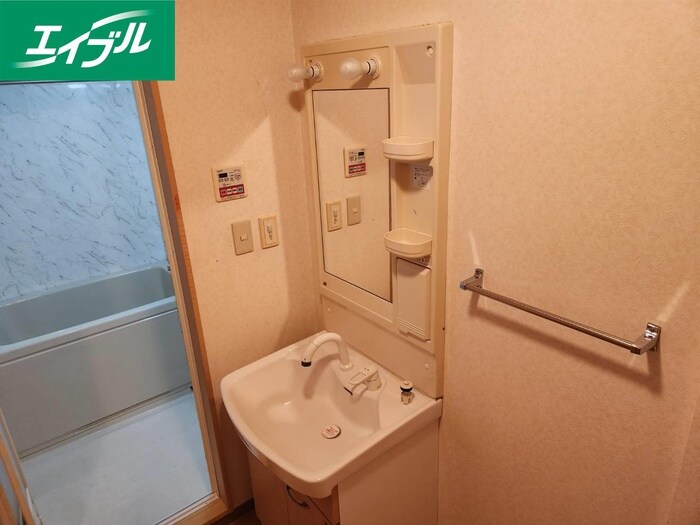 物件内観写真12　(洗面)