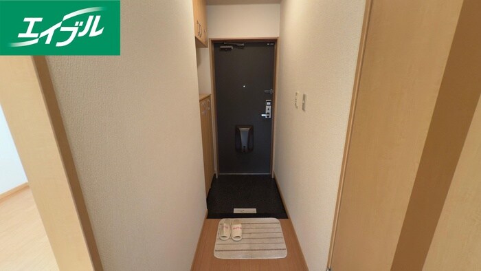 物件内観写真14　(玄関)