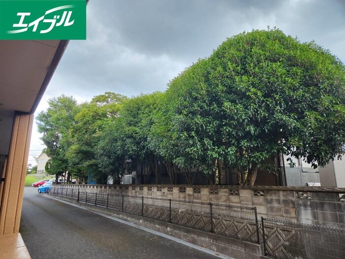 物件内観写真22　(室内からの展望)