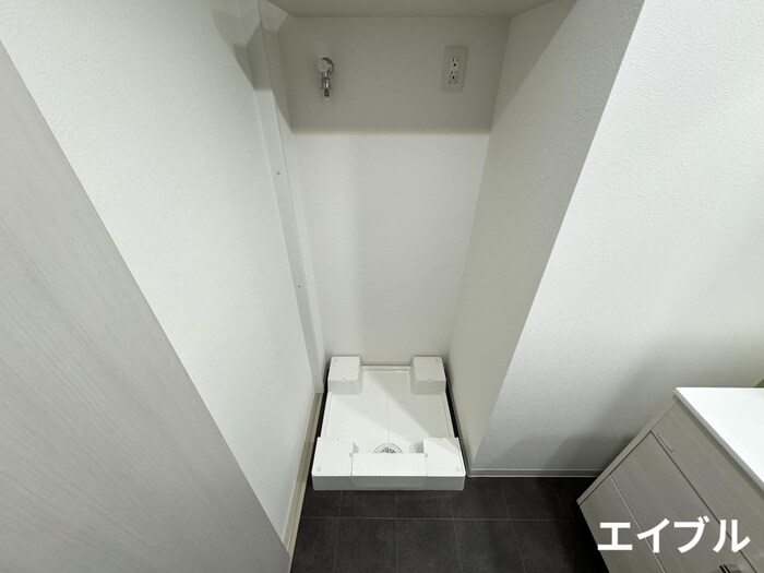 物件内観写真10　(洗濯機置場)