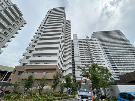 ﾓﾝﾄｰﾚ香椎浜ｻｰﾌﾀﾜｰｲｰｽﾄｳｲﾝｸﾞ外観写真