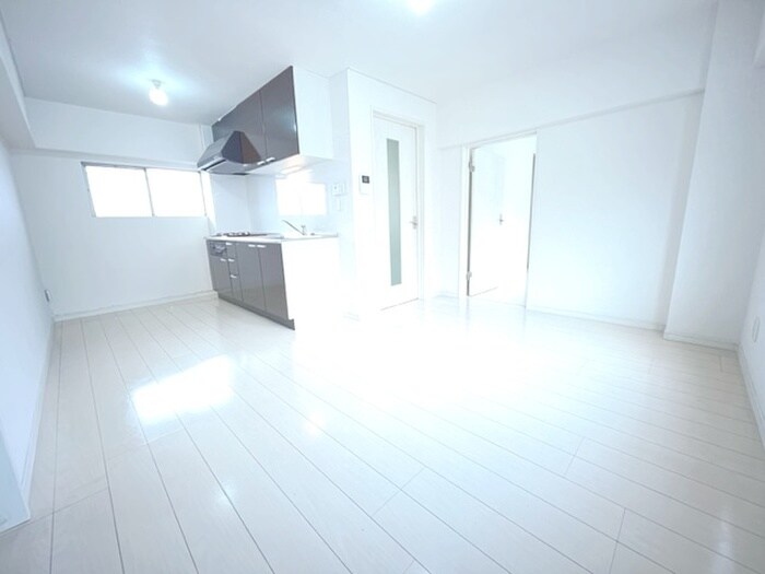 物件内観写真2　(居室)