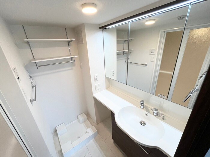 物件内観写真9　(洗面)