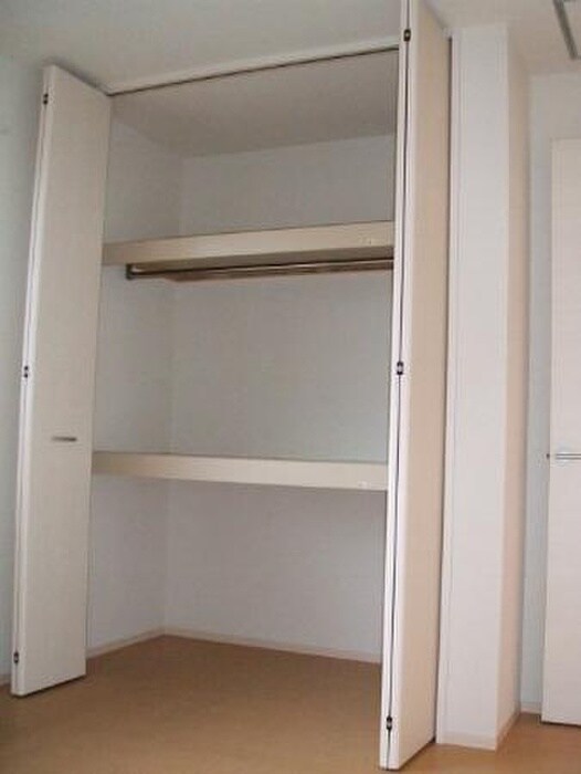 物件内観写真5　(収納)