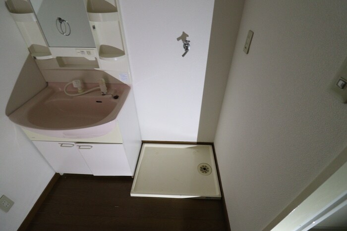 物件内観写真11　(洗濯機置場)