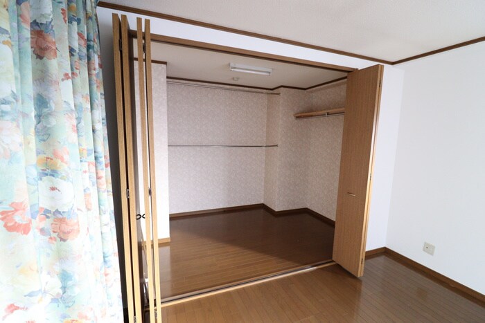 物件内観写真15　(収納)