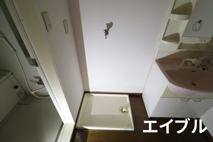 物件内観写真17　(洗濯機置場)