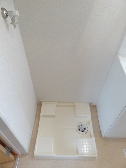 物件内観写真17　(洗濯機置場)