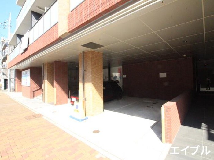 物件外観写真4　(駐車場)