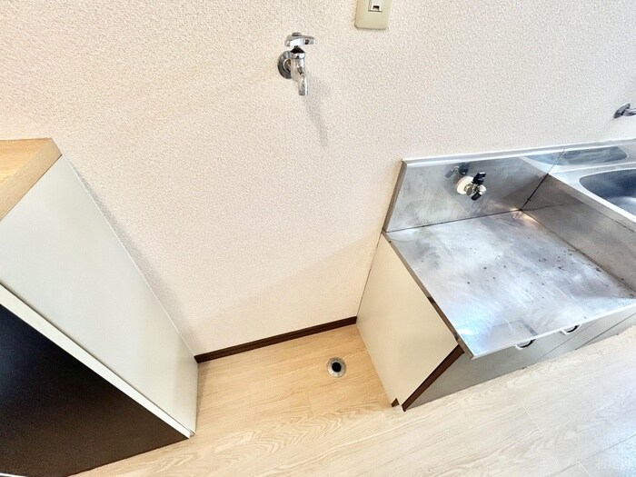 物件内観写真12　(洗濯機置場)