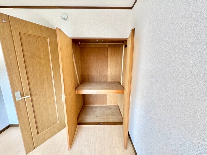 物件内観写真13　(収納)