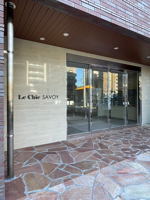 物件外観写真2　(エントランス部分)