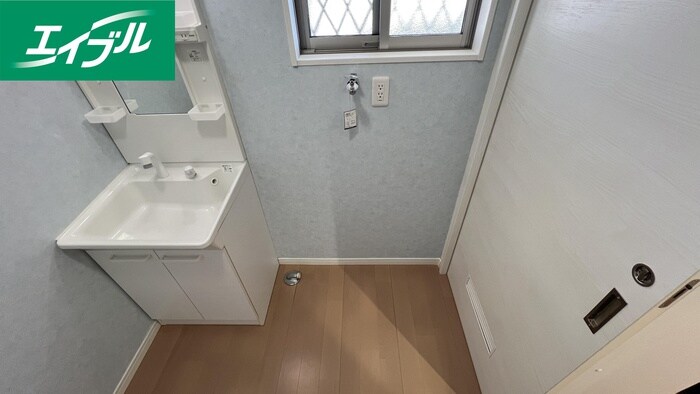 物件内観写真21　(洗濯機置場)