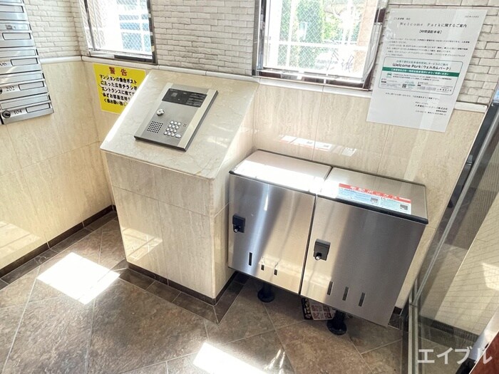 物件外観写真5　(エントランス部分)