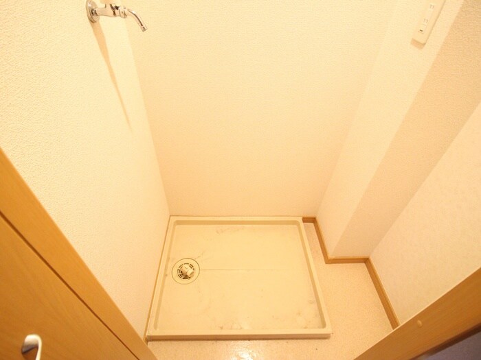 物件内観写真14　(洗濯機置場)