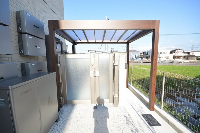 物件外観写真6　(エントランス部分)