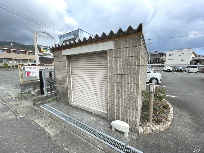 物件外観写真5　(エントランス部分)