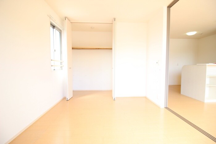 物件内観写真11　(室内からの展望)