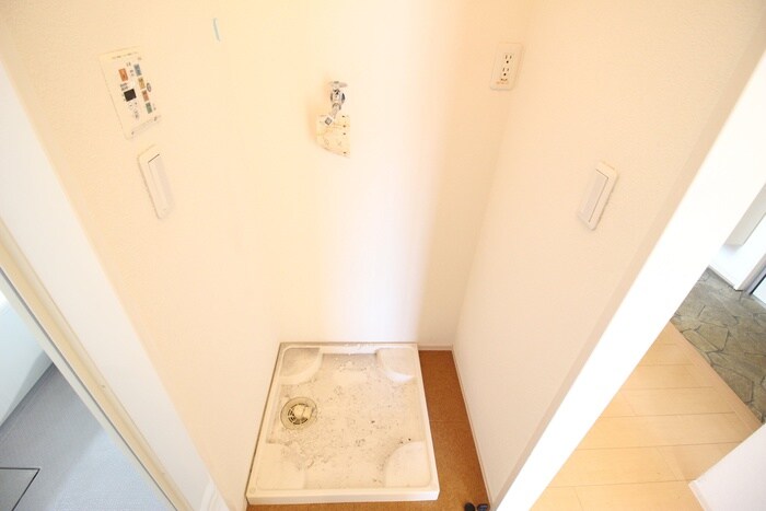 物件内観写真14　(洗濯機置場)