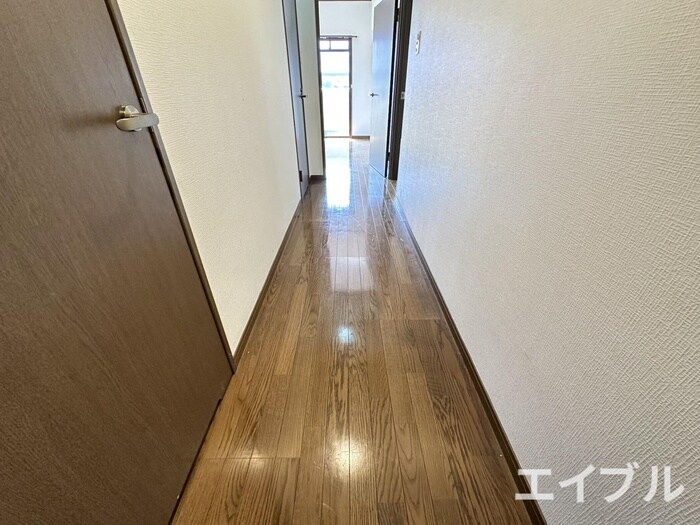 物件内観写真18　(廊下)