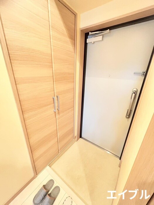 物件内観写真7　(玄関)