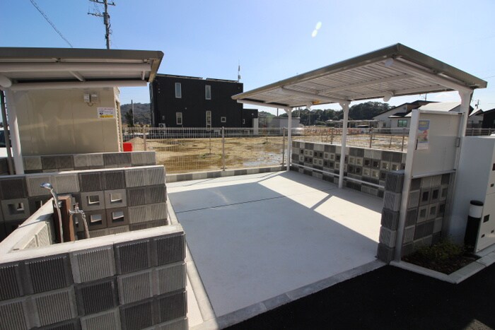 物件外観写真3　(駐輪場)