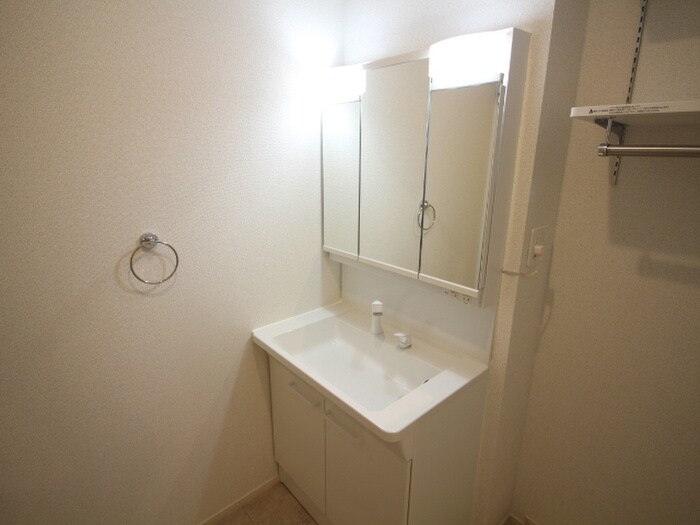 物件内観写真12　(洗面)