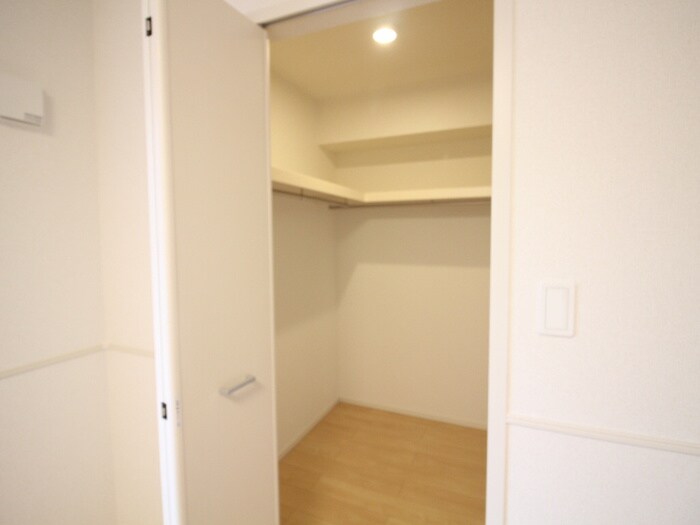 物件内観写真15　(収納)