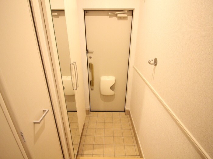物件内観写真17　(玄関)
