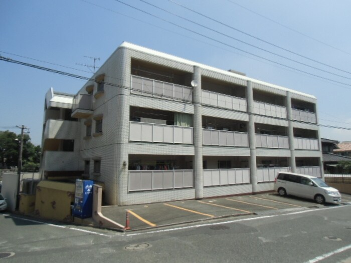 物件外観写真2　(駐車場)