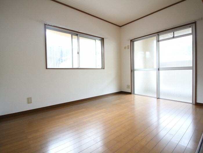 物件内観写真4　(居室)