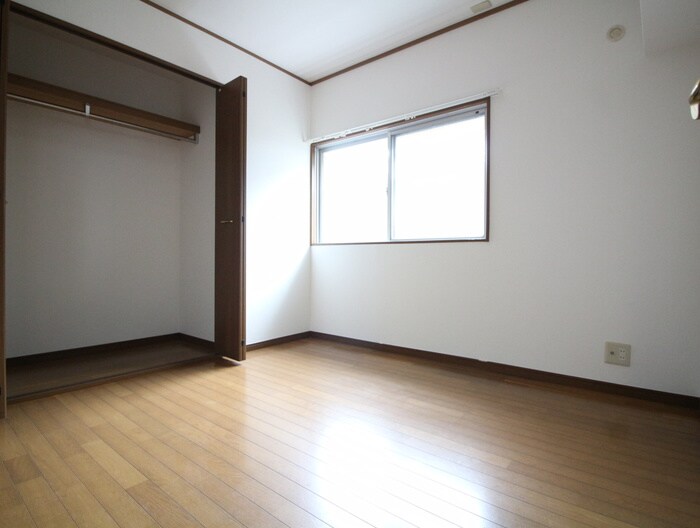 物件内観写真5　(居室)