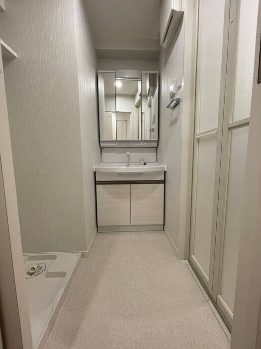 物件内観写真8　(洗面)