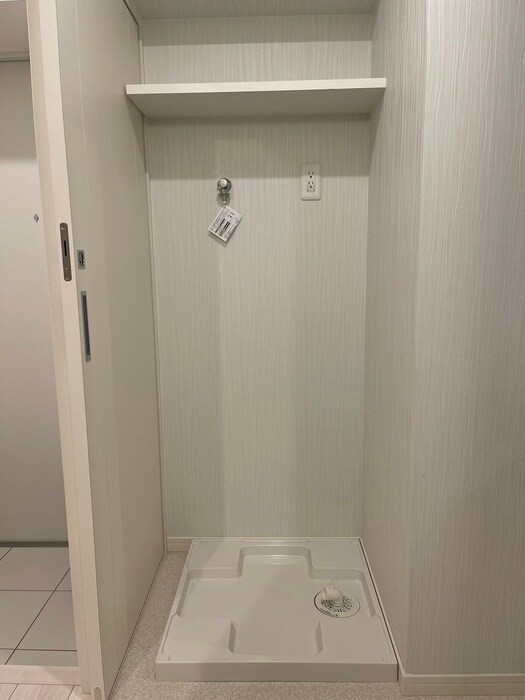 物件内観写真9　(洗濯機置場)